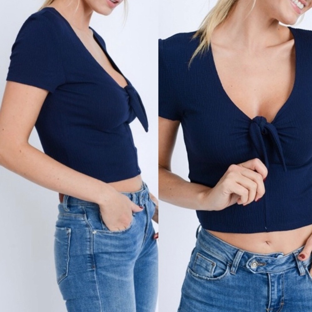 💖Navy Tie Crop Top💖
